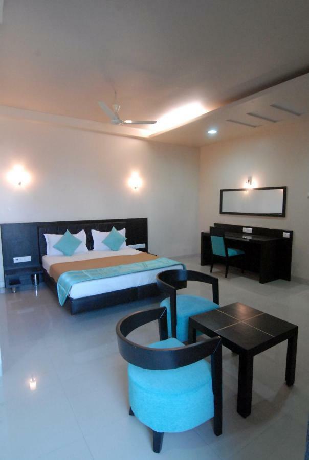 Hotel Western Inn Vasai Exterior foto